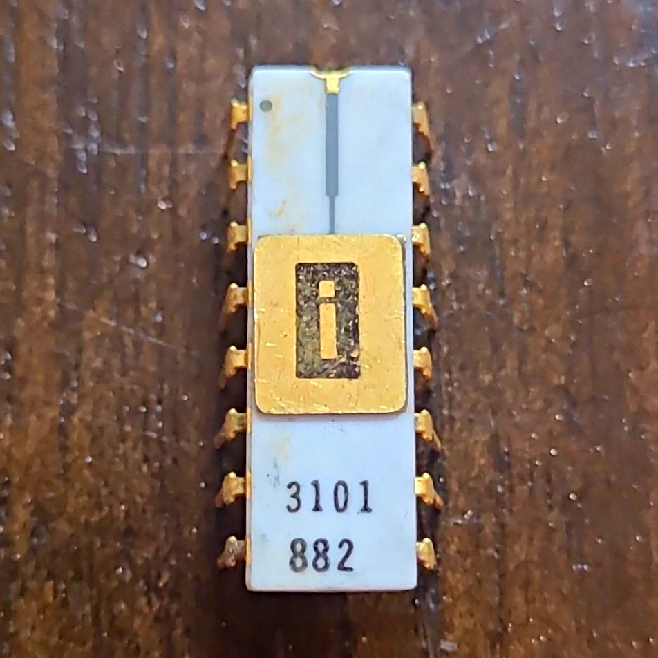 Intel 3101 Vintage Ceramic static RAM chip ALL LEGS INTACT
