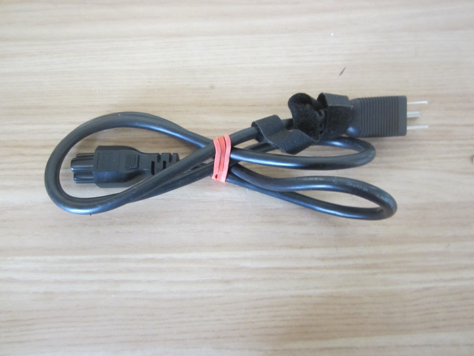 I-Sheng IS-034 3-Prong 125v AC 3ft US Cable