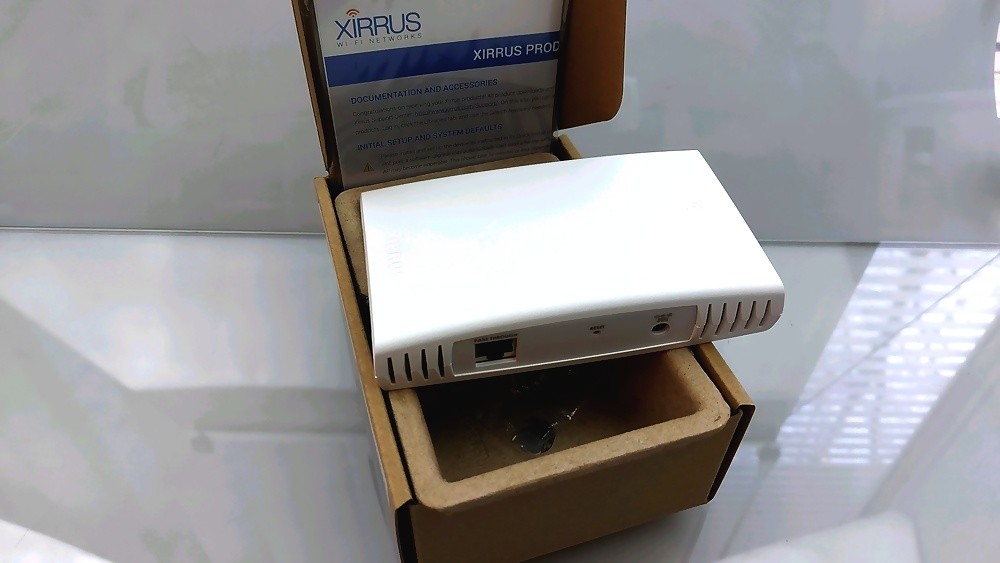 Cambium Networks Xirrus Wall Plate AP XR-320-EU Dual Radio 11ac/11n Gigabit PoE