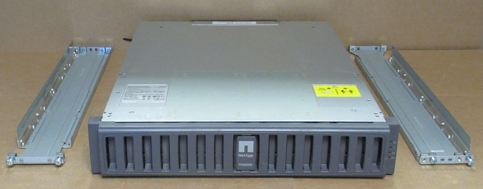 NetApp FAS2020 Filer iSCSI Storage Array Shelf 5.4TB HDD 2x 111-00237 Controller