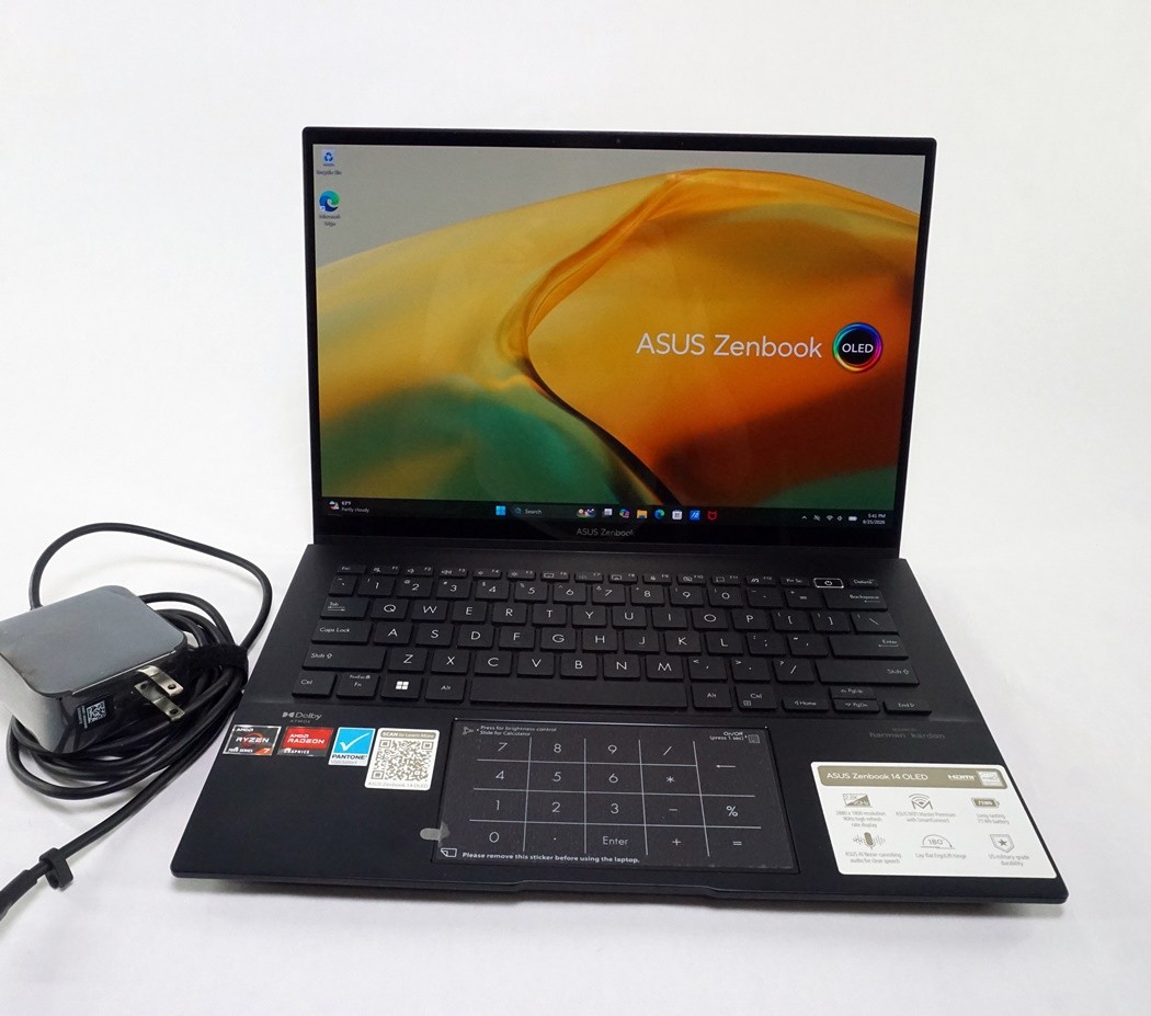 ASUS Zenbook 14 OLED UM3402 Touchscreen AMD Ryzen 7 7730U 16GB RAM 512GB SSD