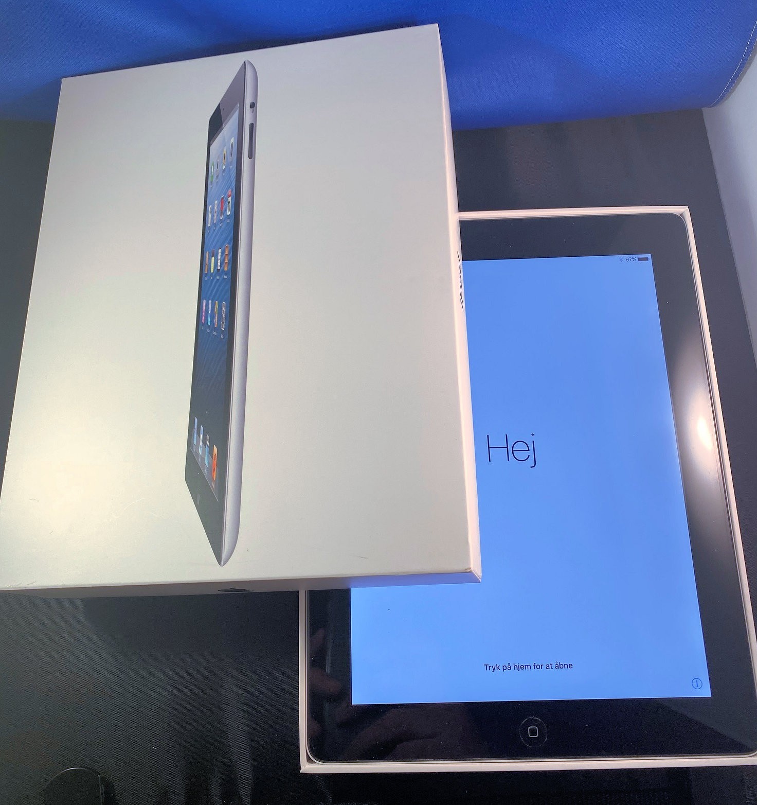 Apple iPad (4th Generation) A1458 32 GB, Wi-Fi, 9.7 in - Silver - ORIGINAL BOX