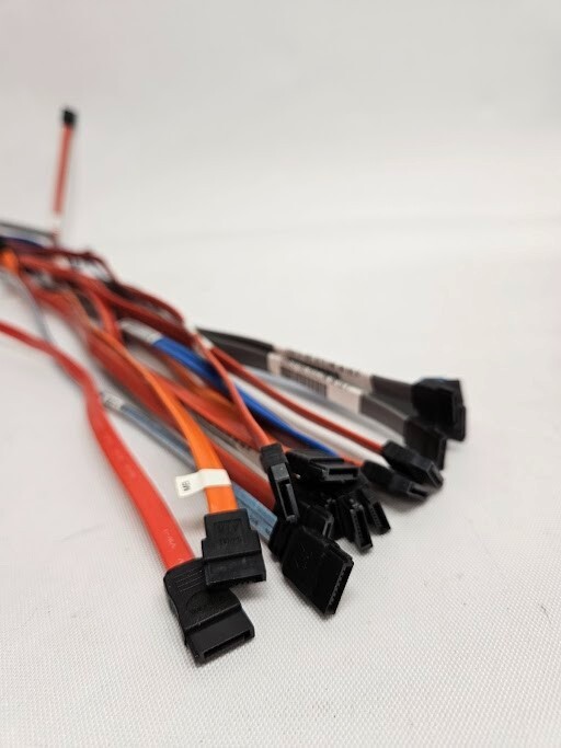 ***GREAT*** MIXED LOT 15 SATA CABLES 17" to 26" SERIAL NON-LOCKING 4 COLORS
