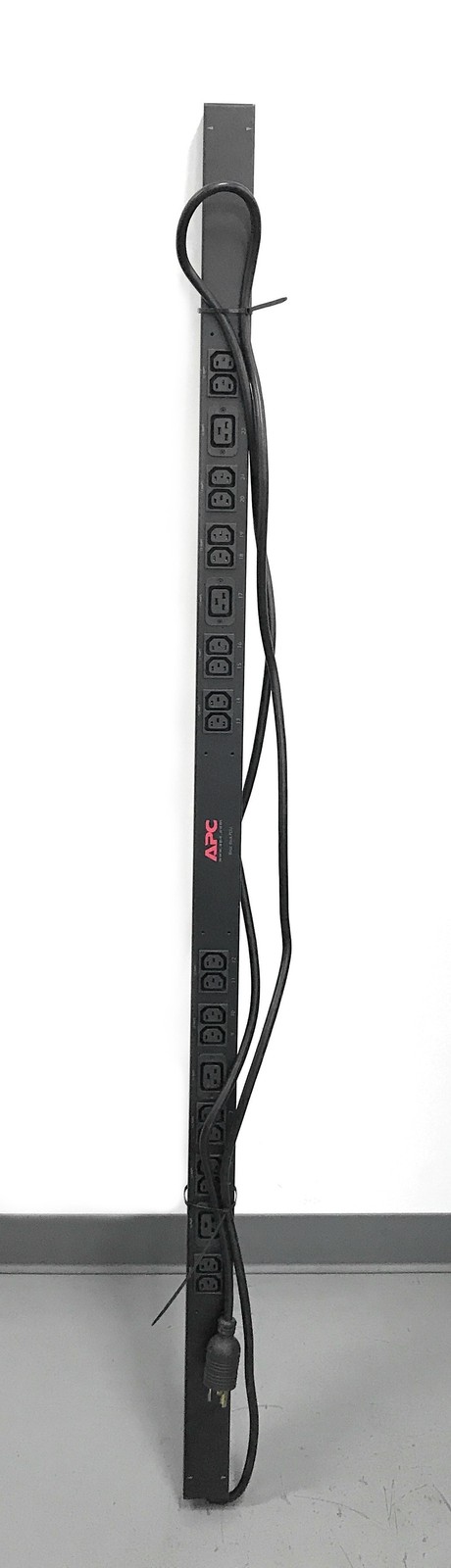 APC AP7540 Basic Zero U Rack 24-Outlet Power Distribution Unit PDU 20A 208V