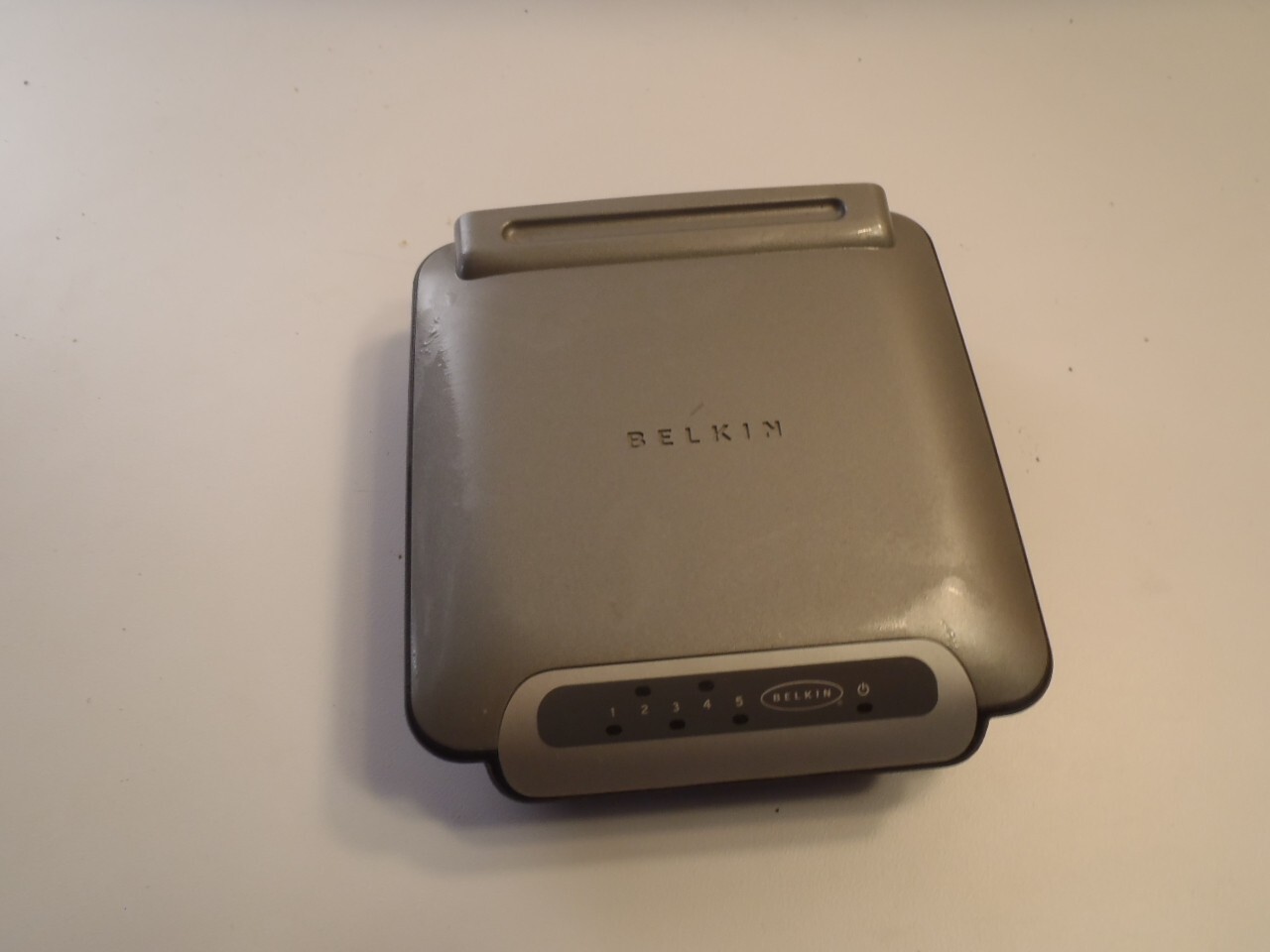 BELKIN: 5-Port Network Switch (Mac) Ethernet 10/100BT F5D5131-5-APL
