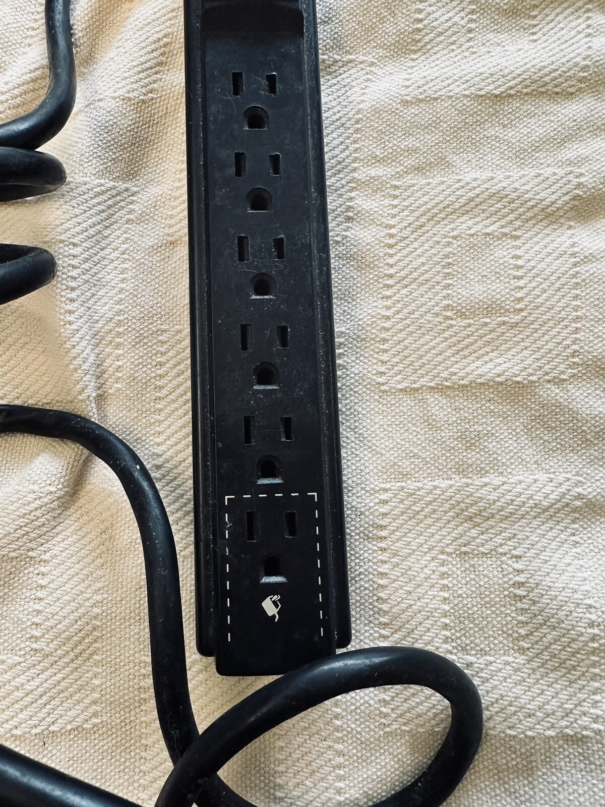 Tripp Lite TLP606B Protect It 6-Outlet Surge Protector (6ft Cord)