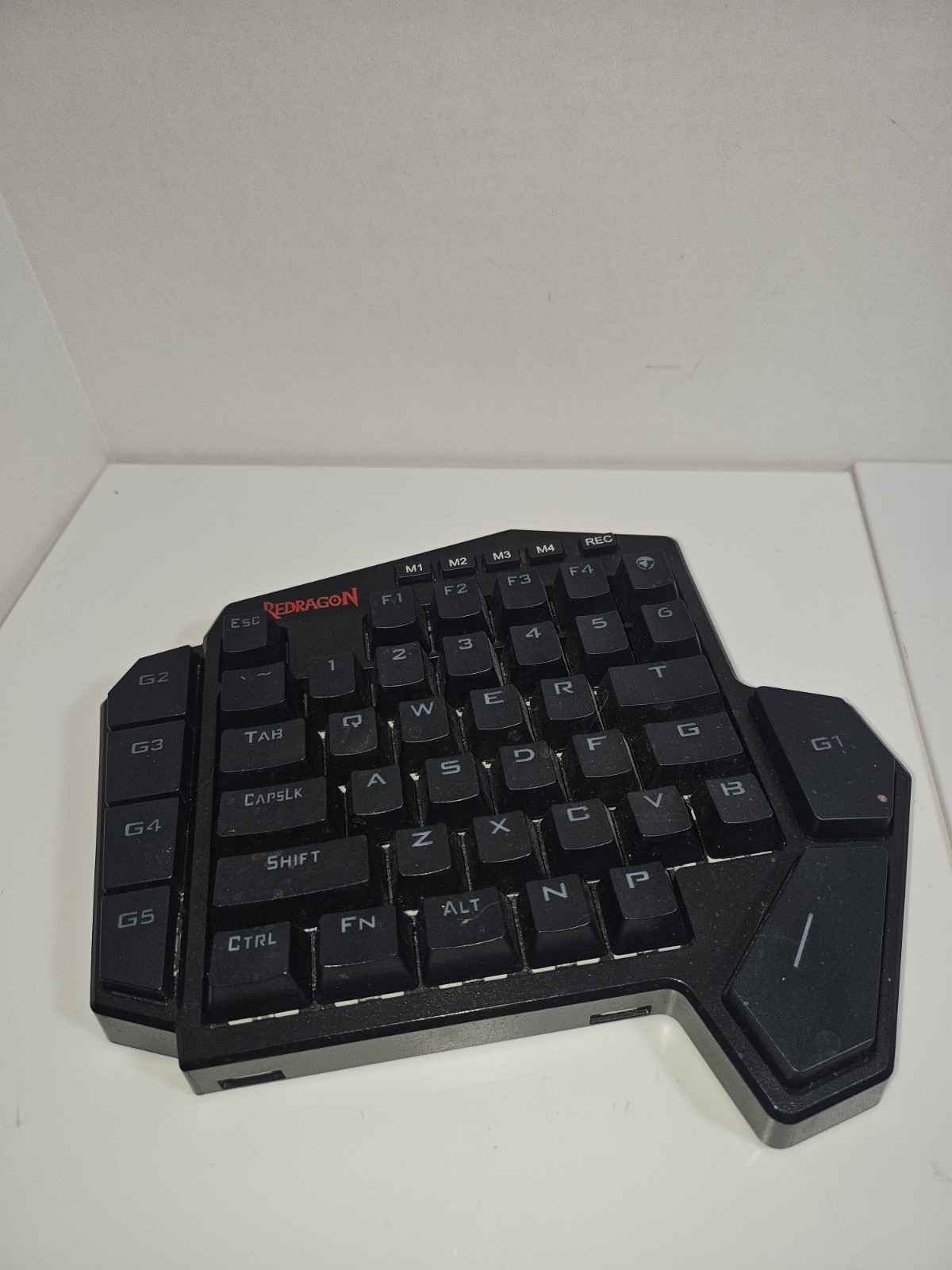 REDRAGON K585 RGB DITI One-Handed RGB Mechanical Gaming Keyboard Great Condition