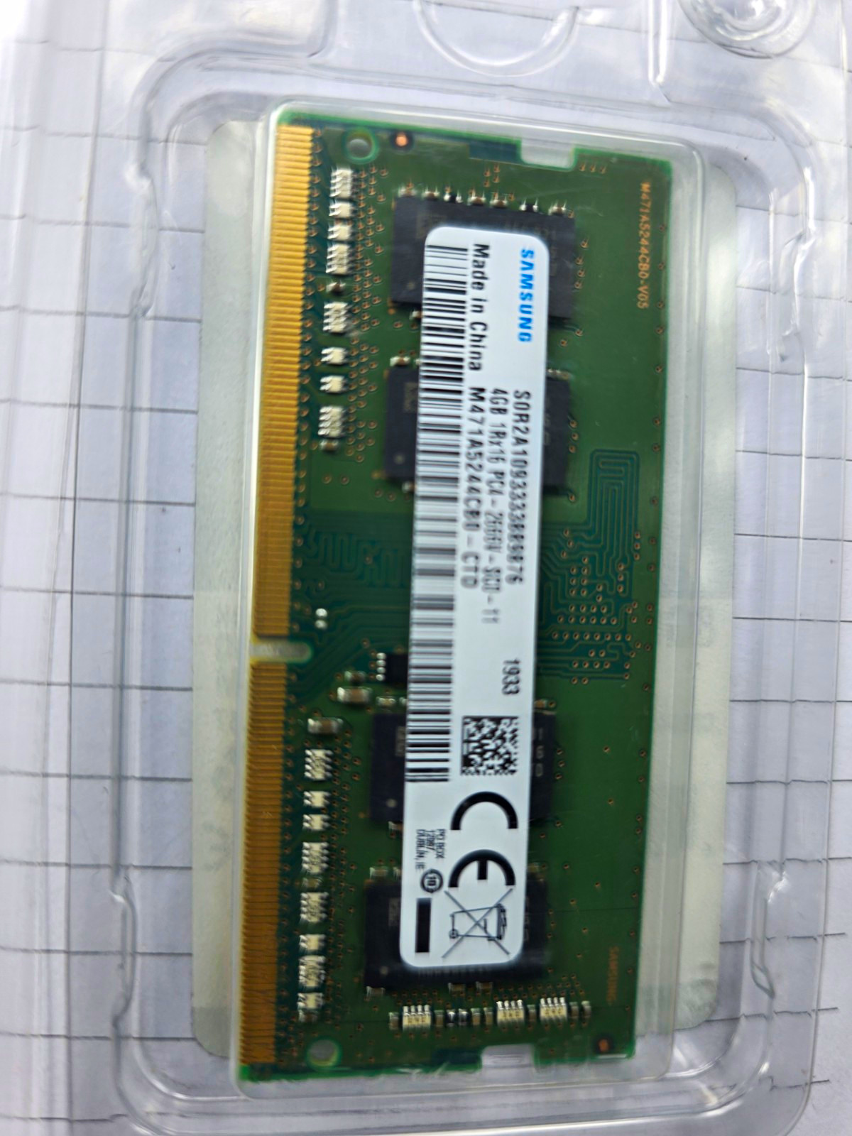 Crucial 8GB DDR4-2400 260-Pin Unbuffered SO-DIMM Laptop RAM CT8G4SFS824A