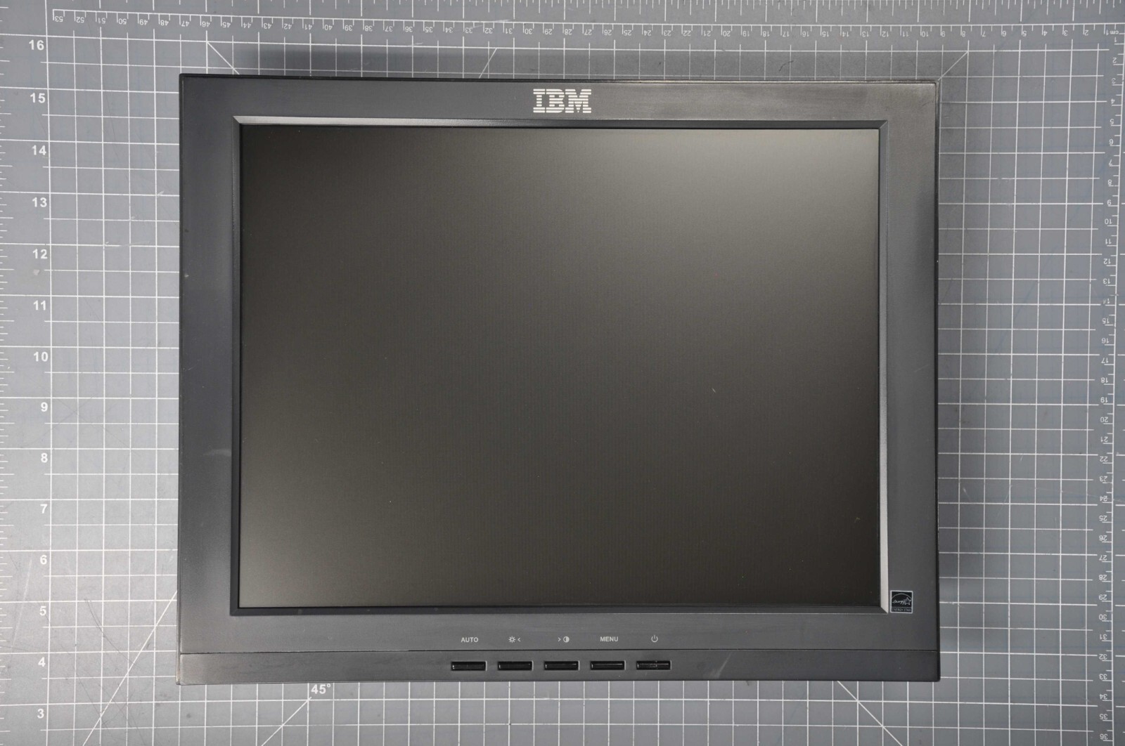 IBM T115 4942-15U 15" LCD Monitor Grade C 40K5317