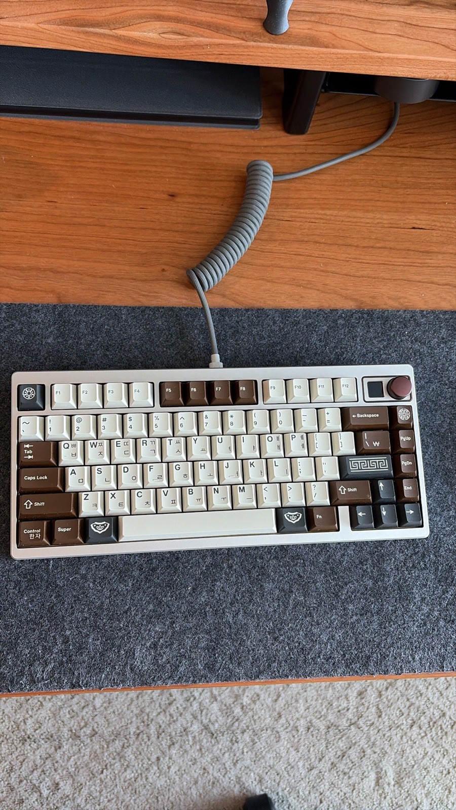 Qwertykeys QK75N Coffee Anodized First Light Mechanical keyboard