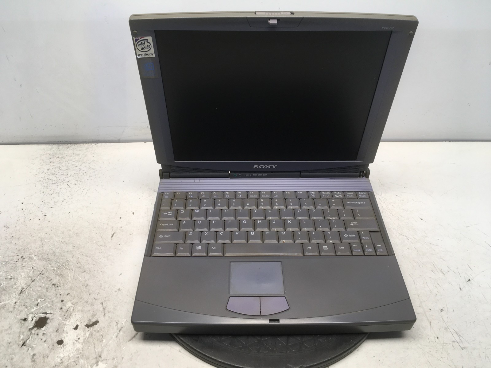 Sony Vaio PCG-707 Intel Pentium MMX 166MHz 64 MB NO HDD No Batt