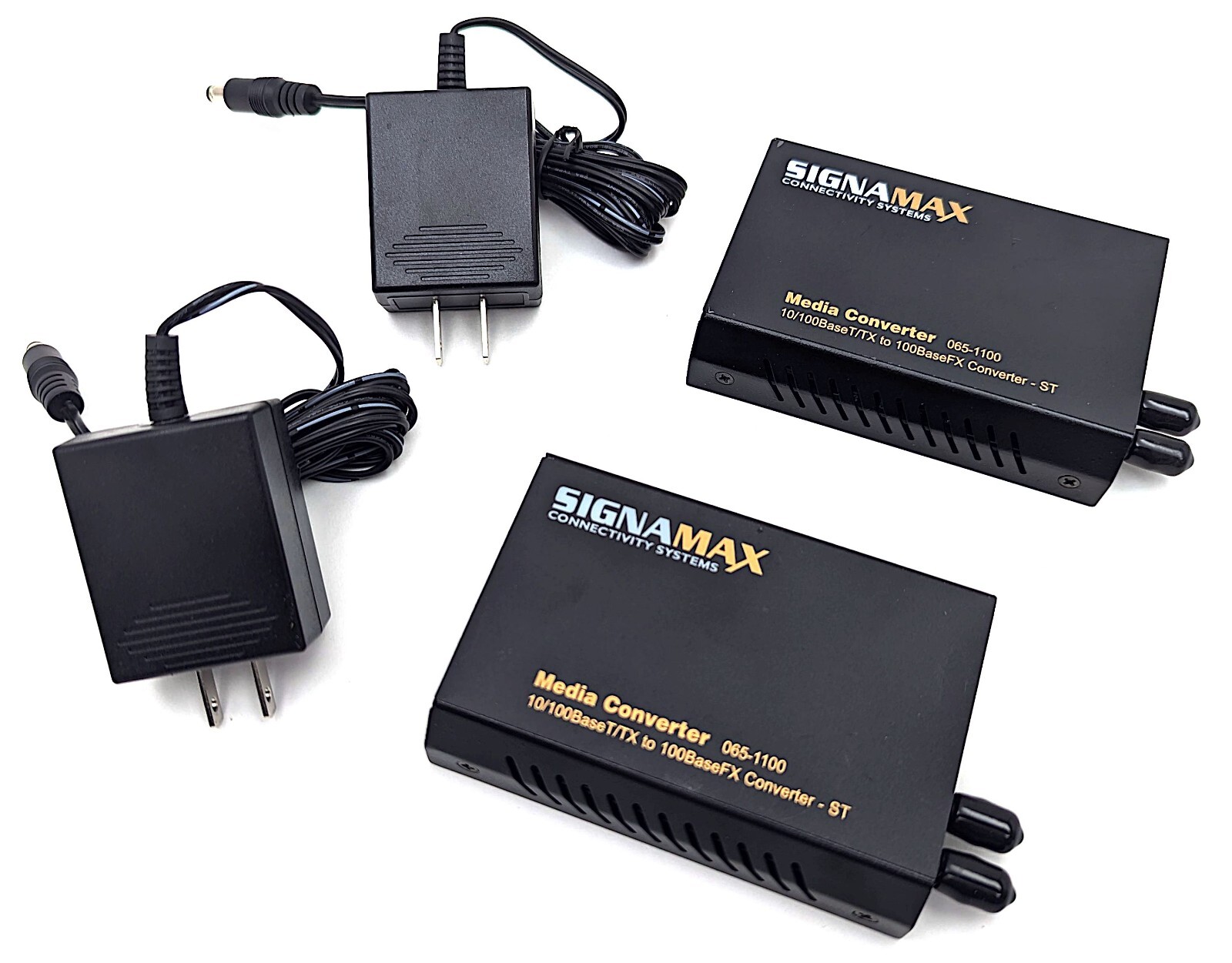 Lot of 2 SignaMax 065-1100 Fiber Media Converter 10/100Base-TX to 100Base-FX ST