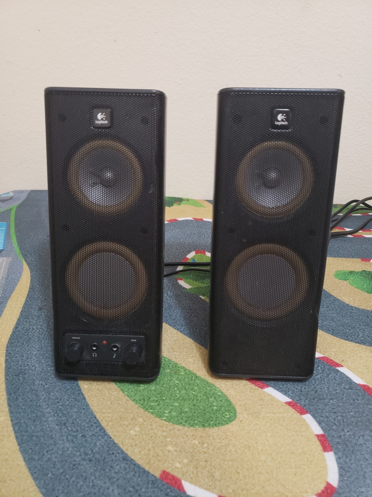Logitech S-0264A Powered Multimedia Stereo Desktop Speakers