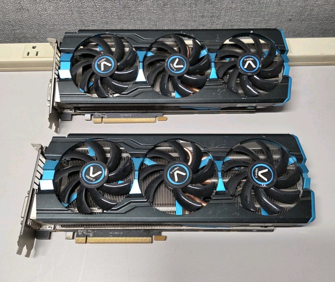 TWO Sapphire Vapor-X R9 280X Tri-X OC 3GB GDDR5 384 Bit Tahiti Graphics Card GPU