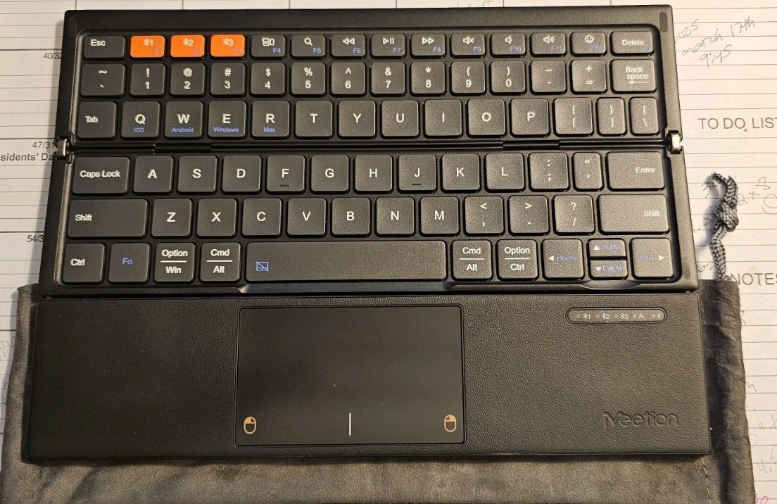 Meetion BTC9551 tri-fold Compact Keyboard