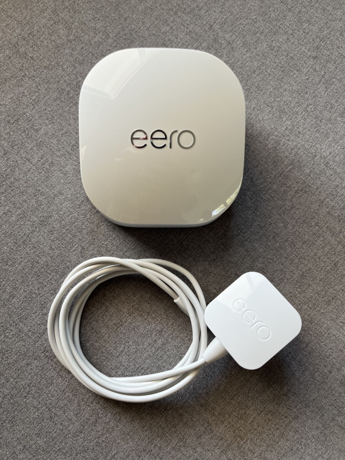 Amazon eero 6+ Plus AX3000 WiFi 6 Mesh Router R010001 w/ Power Cable - Excellent