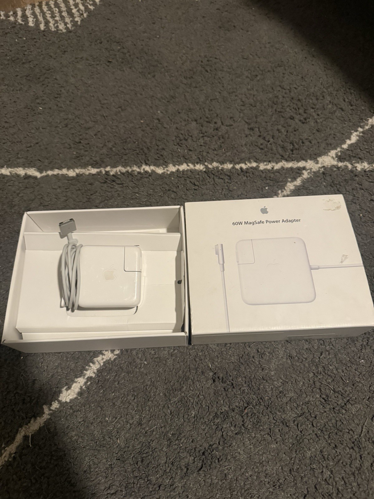 Genuine Apple 60W MagSafe Power Adapter A1344 L-Tip for Macbook & Macbook Pro