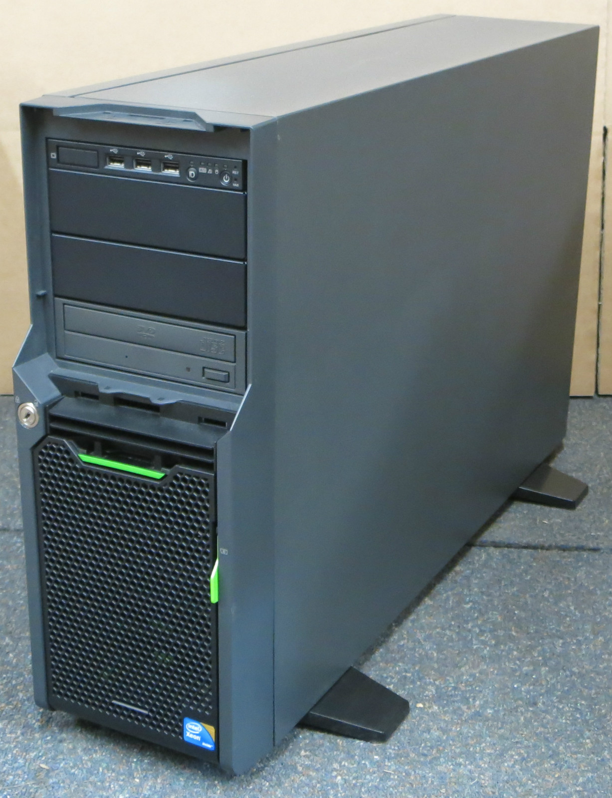 Fujitsu Primergy TX300 S5 2x Xeon Quad Core E5540 4GB 2x146GB Tower Server