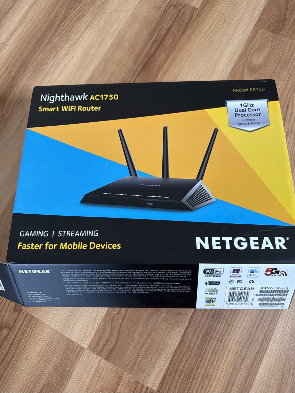NETGEAR R7600 Nighthawk AC1750 Smart WiFi Router - R6700-100NAS