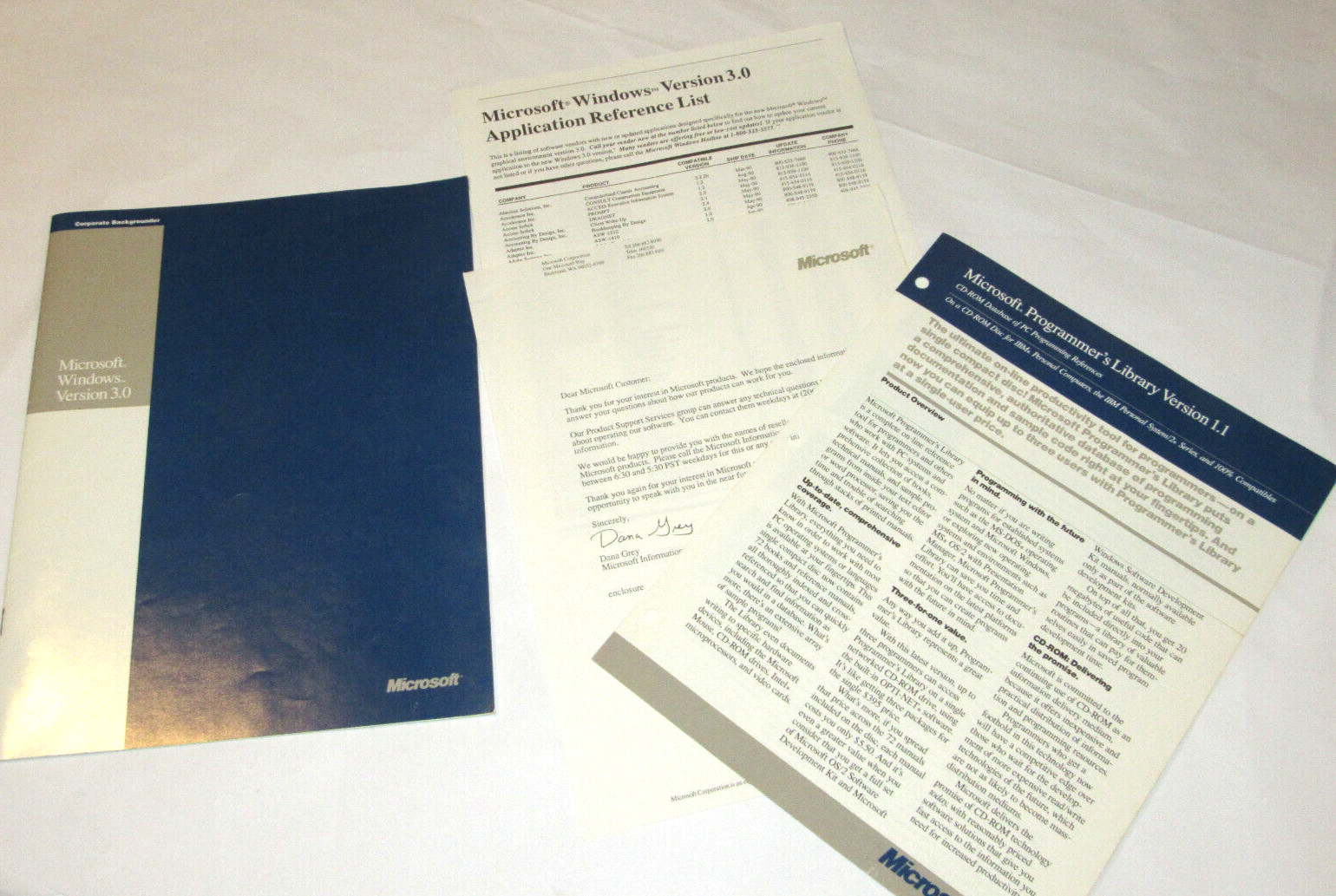 VINTAGE 1990 MICROSOFT WINDOWS 3.0 ADVERTISING BROCHURE FOR CORPORATE USERS+++