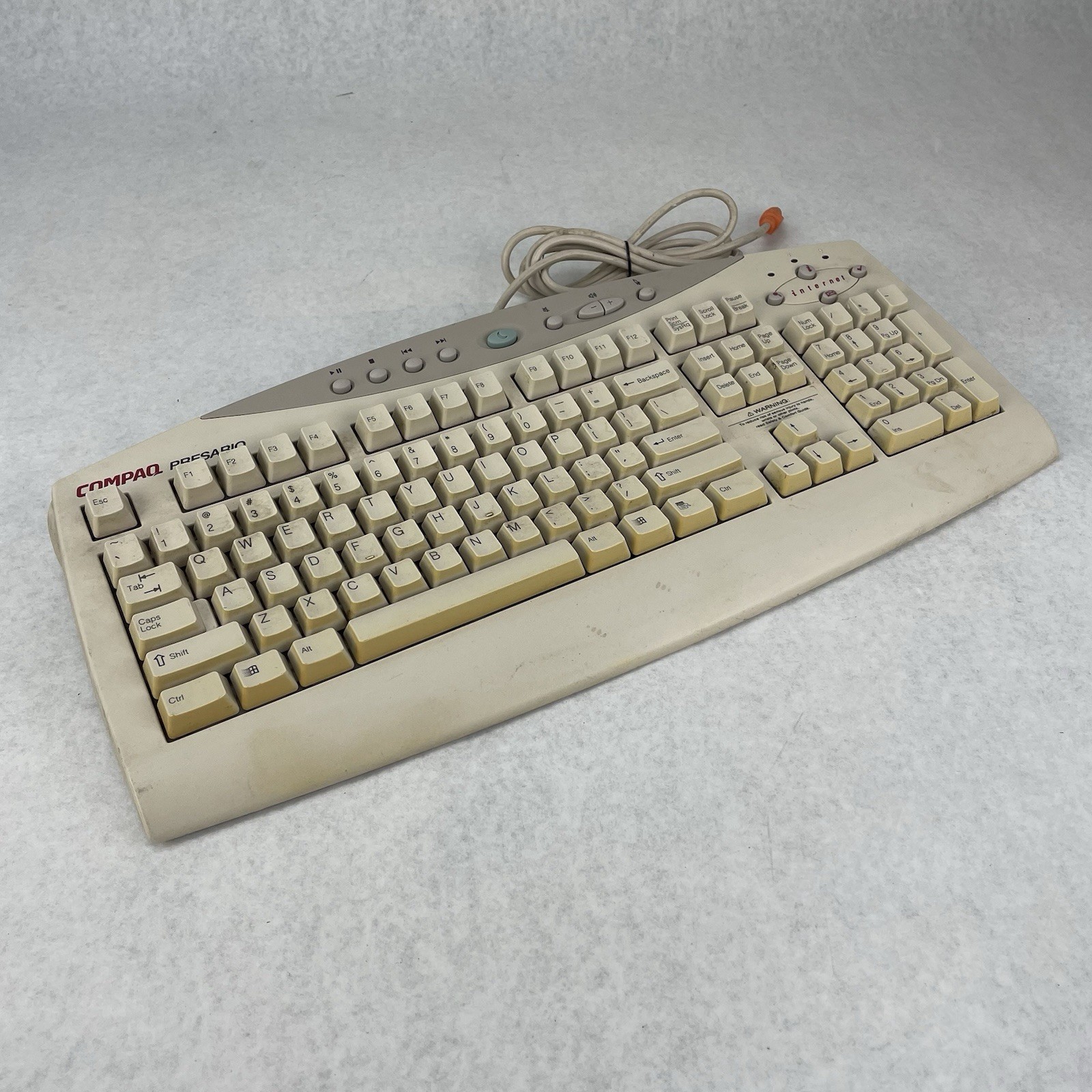 Compaq Presario Wired Multimedia Keyboard SK-2700 Beige PS/2