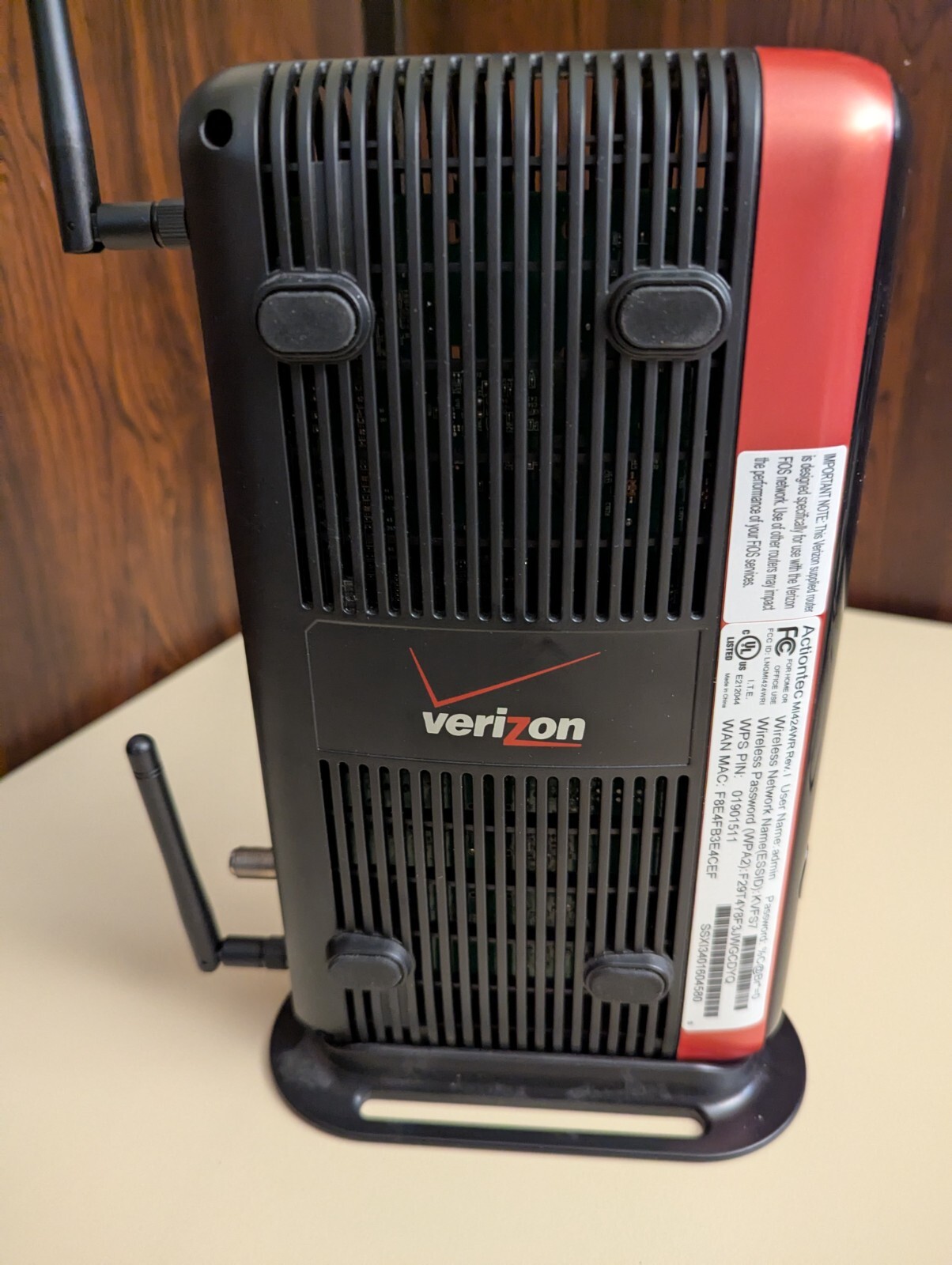 VERIZON Actiontec Wifi Router, M1424WR With Power Cord
