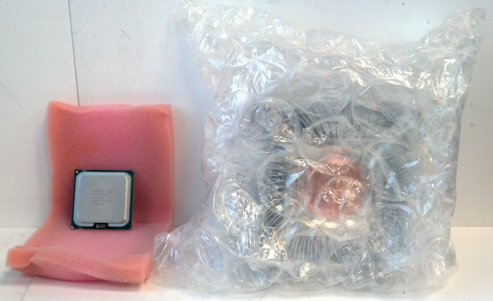 Intel D60188-001 12 VDC Copper Core CPU Heat Sink Fan w/ Intel Xeon E3110 Card