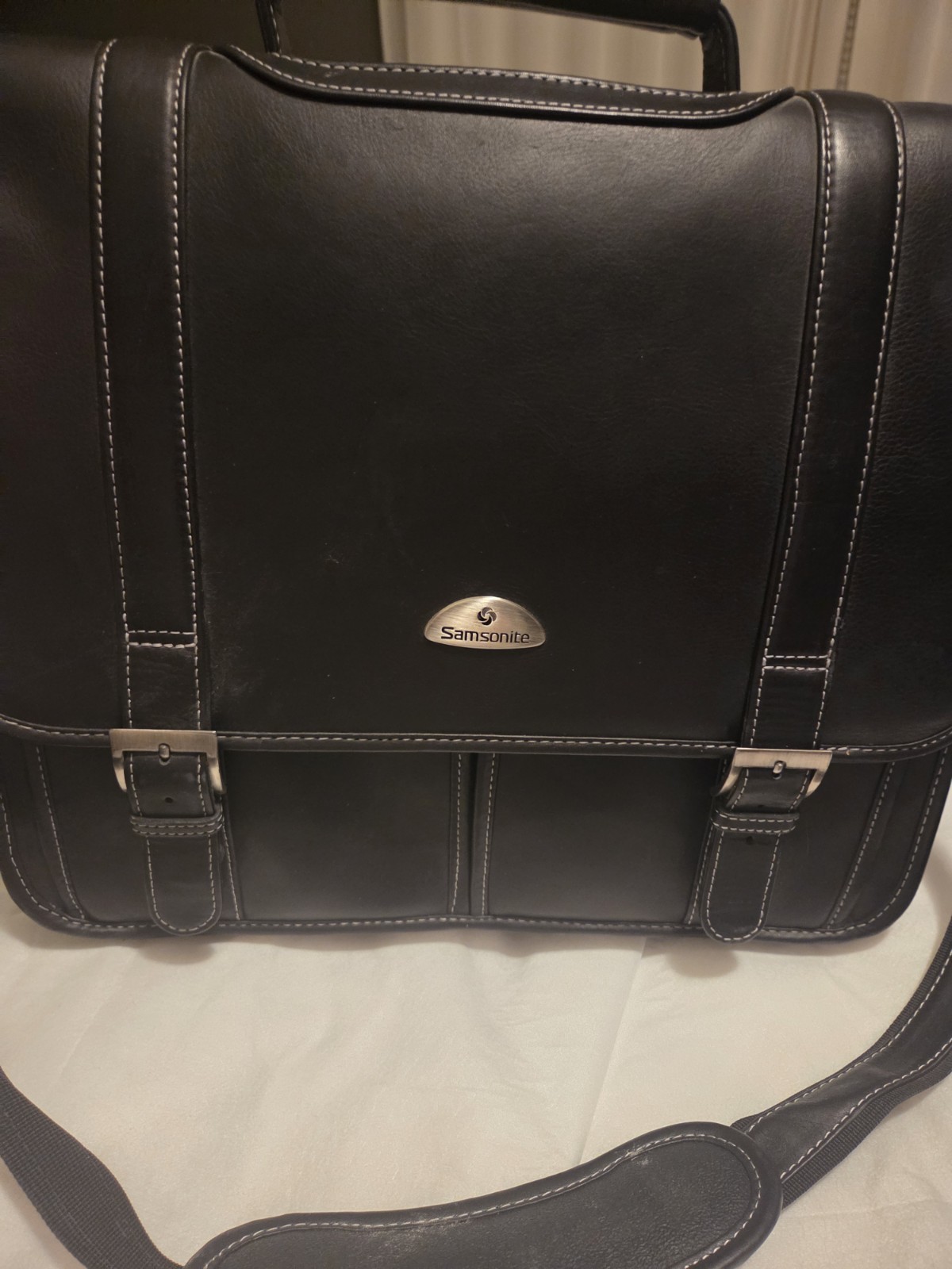 Samsonite Classic Leather Flapover Laptop/Briefcase/Messenger Bag/Professional