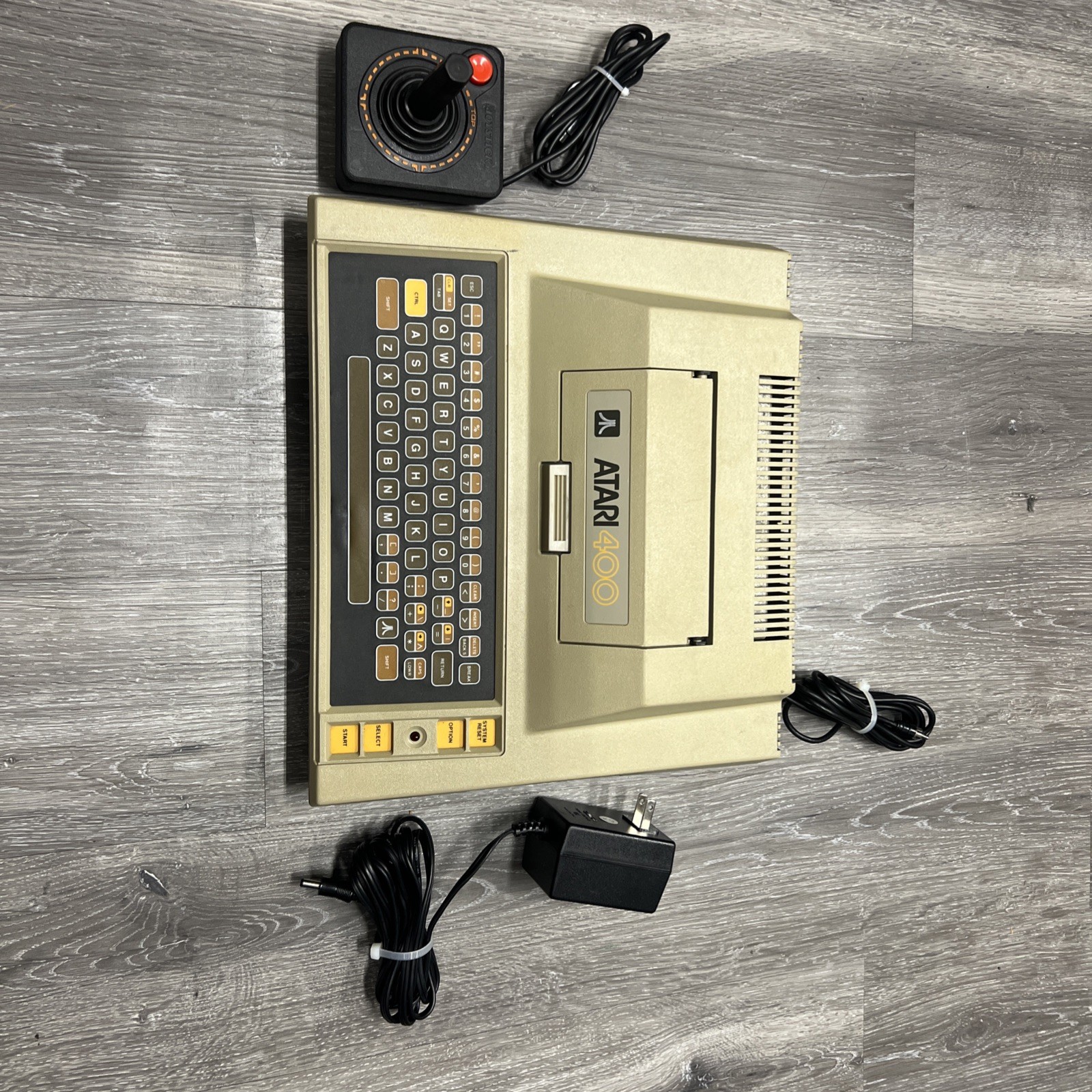 Atari 400 Home Computer System includes Power Cord Untested With Atari Controler