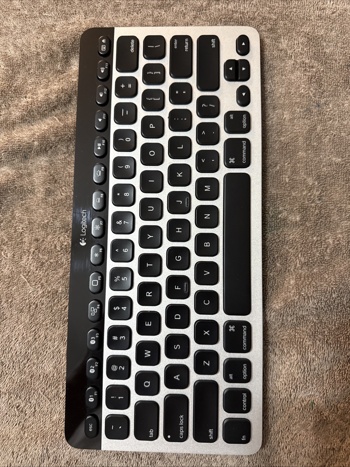 Logitech K811 920-004161 Wireless Keyboard