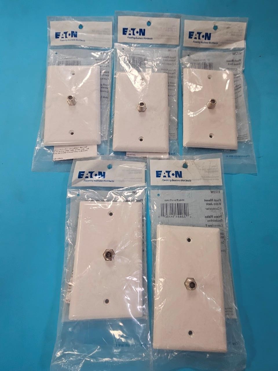 LOT OF 5 NEW EATON 1 GANG COAXIAL CABLE WALL PLATE VIDEO JACK F-TYPE 1172W WHITE
