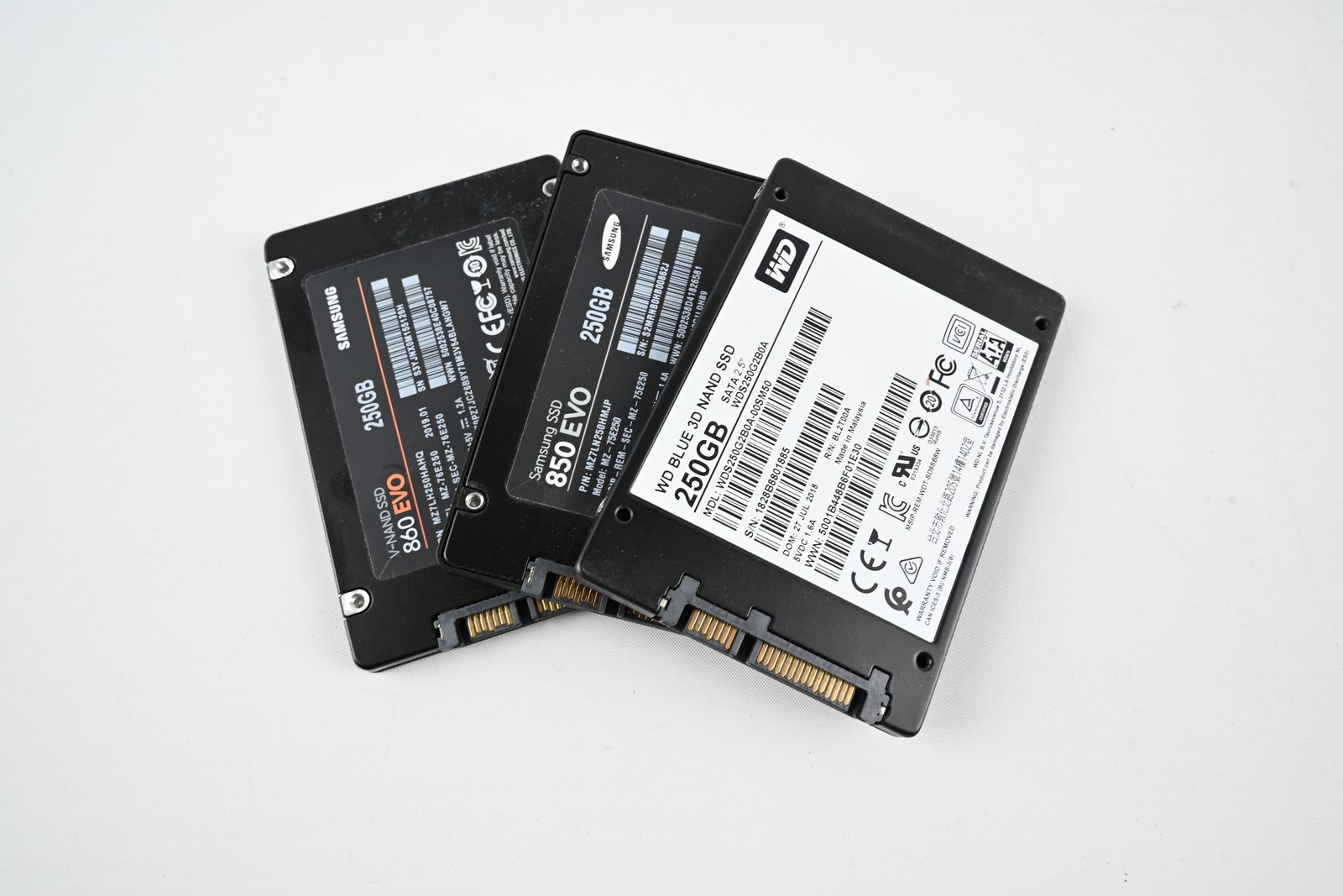 Diverse Brands Samsung WD Intenso SanDisk 2.5in SSD 250GB SATA III Robust
