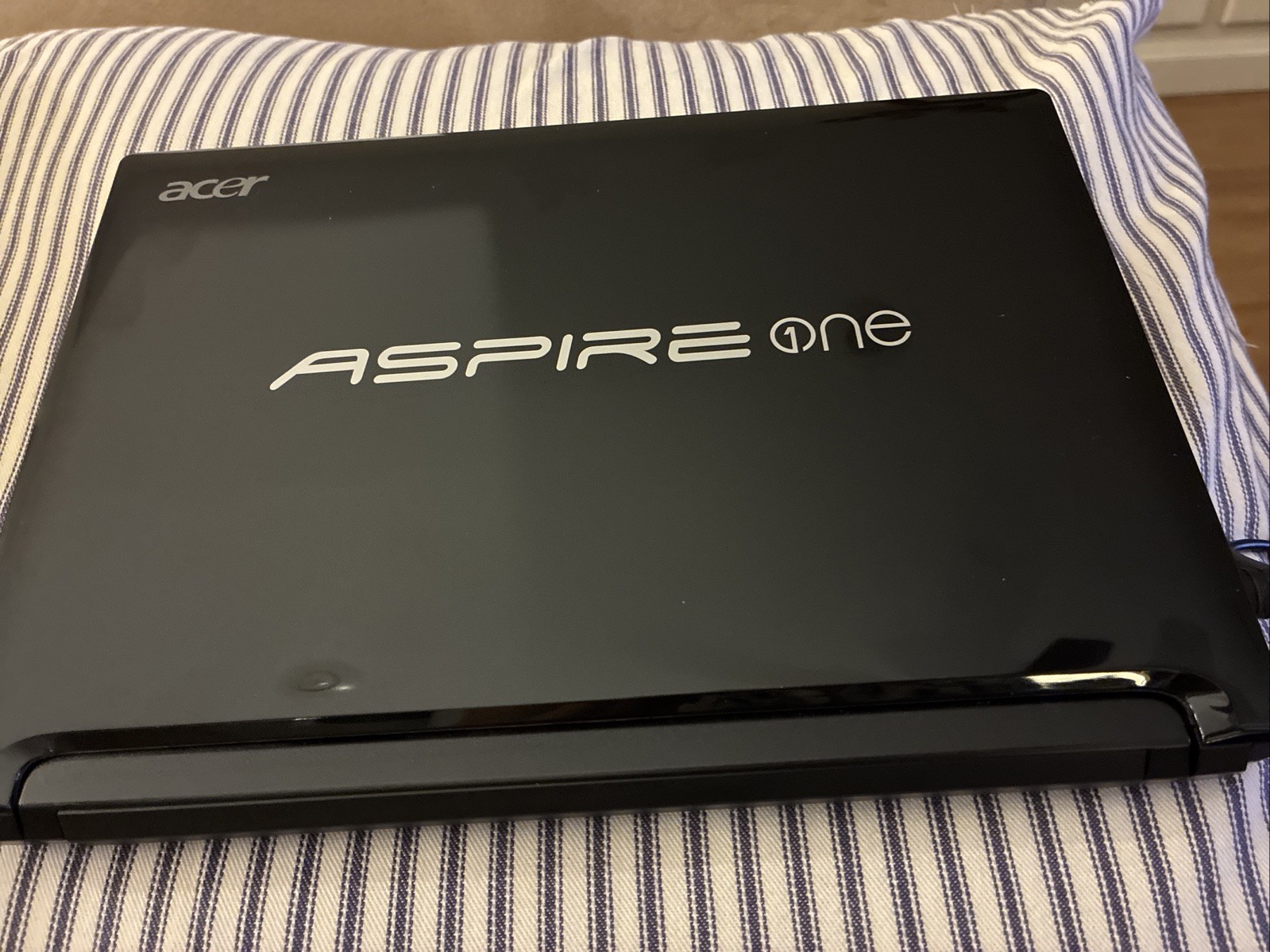 Acer Aspire One D255 Intel Atom Processor N450 1 GB Mem 160 GB HDD 10.1” Works