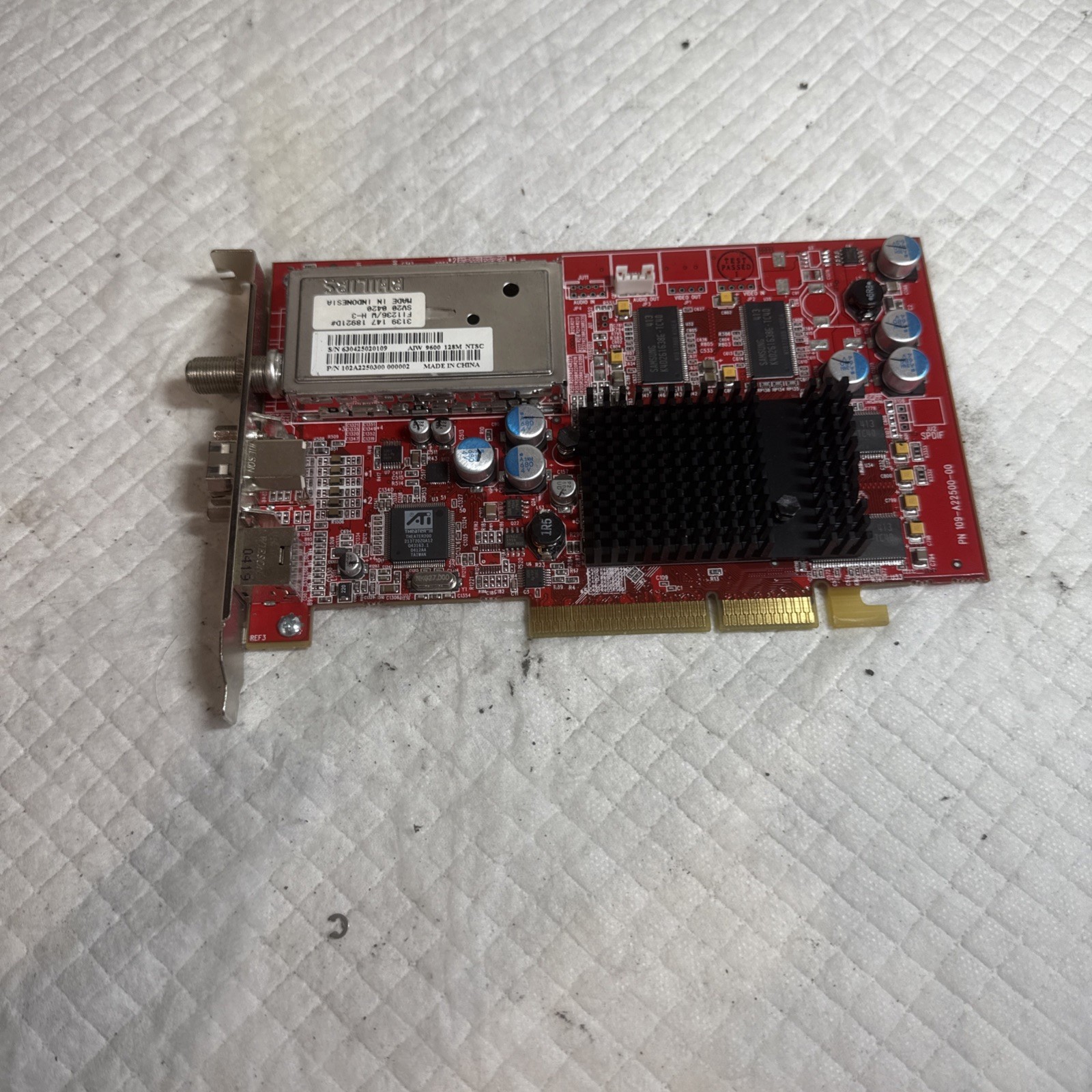 ATI AIW 9600 128M NTSC Video Card WITH display adapter