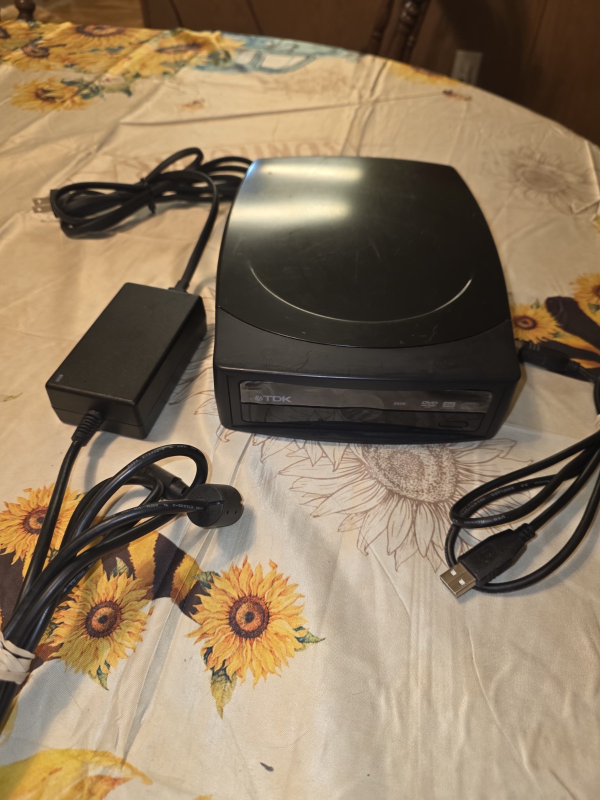 TDK DVD-R/RW Drive Model DED+880N External CD-RW X8 DVD+R -R burner
