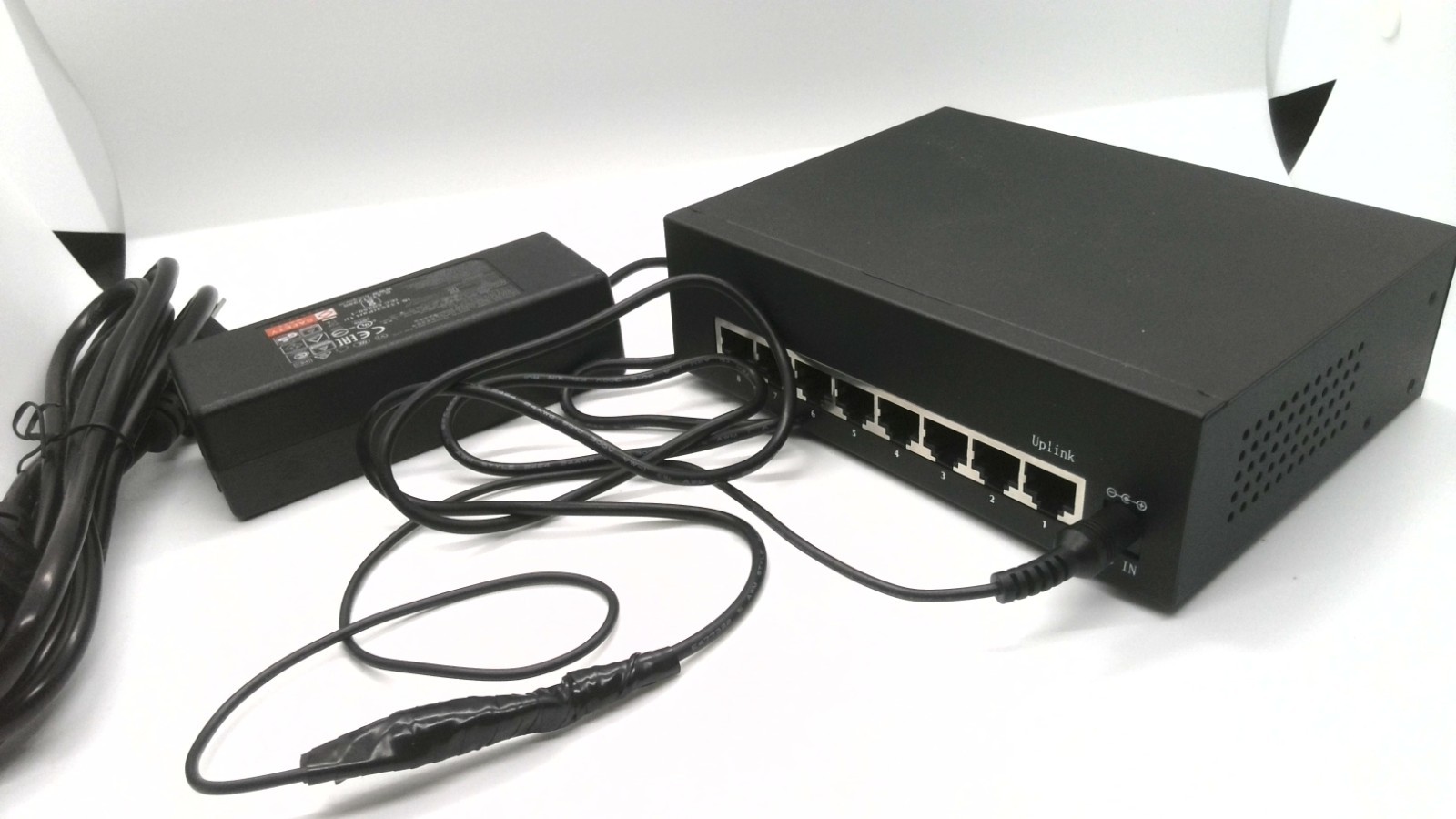 Intellinet 8-Port Gigabit Ethernet PoE+ Switch Model # 561204