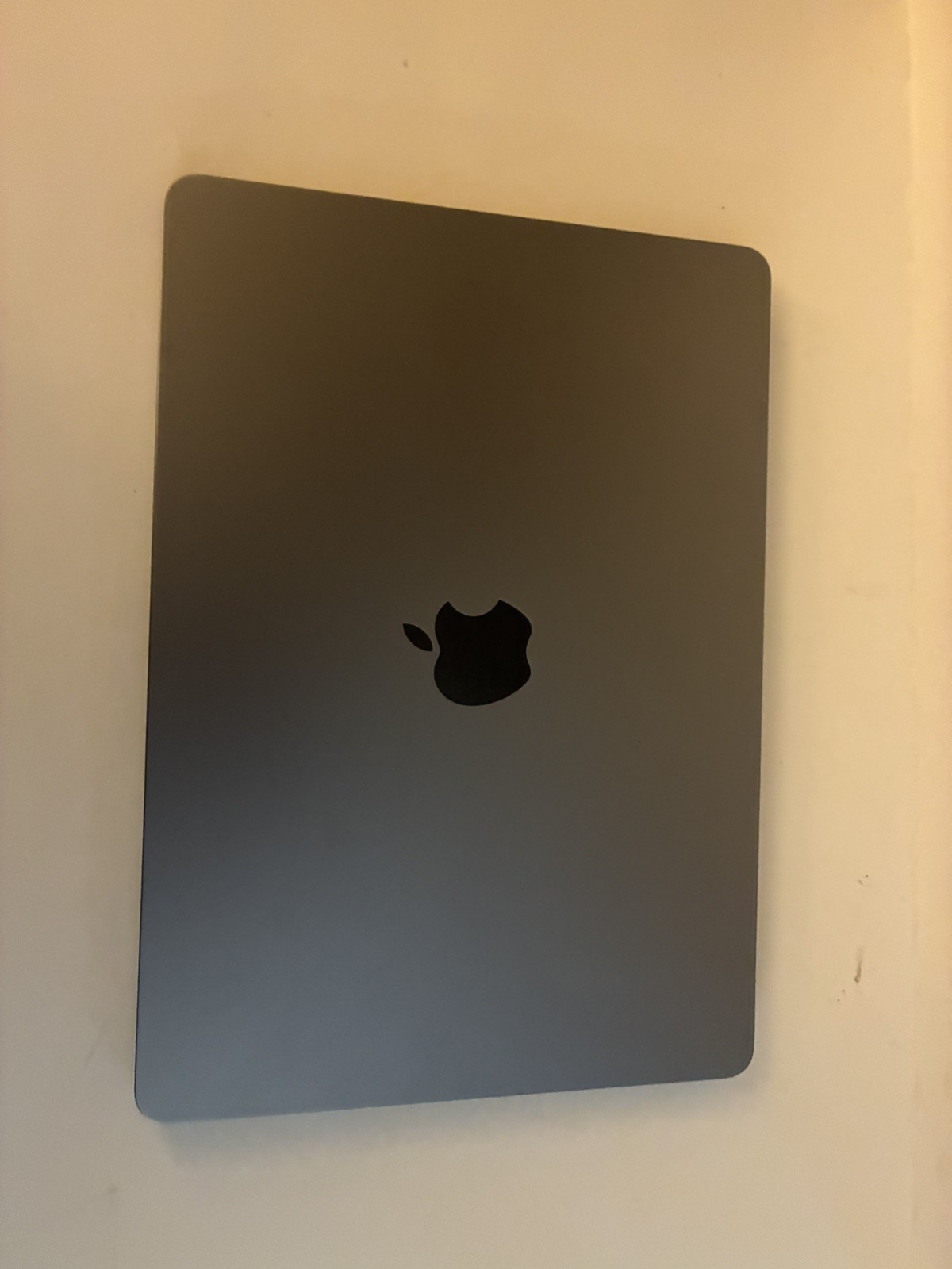 Apple MacBook Air 2022 A2681 13in M2 10 Core GPU 8GB RAM 512GB SSD Good