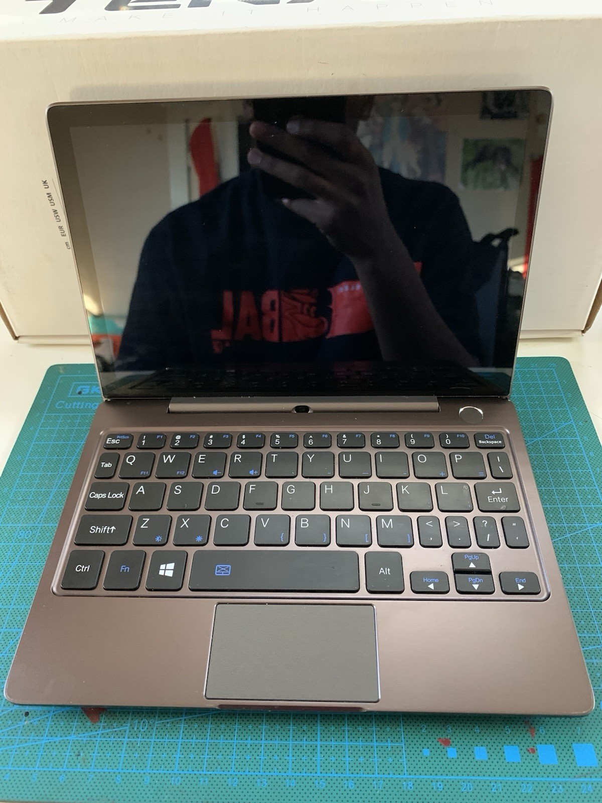 GPD P2 MAX Windows 11 Core m3-8100Y Memory 16GB SSD 512GB 