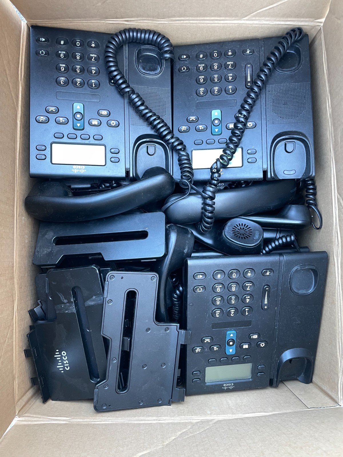 Lot 10 - Cisco 6945 Unified IP Phone CP-6945-C-K9