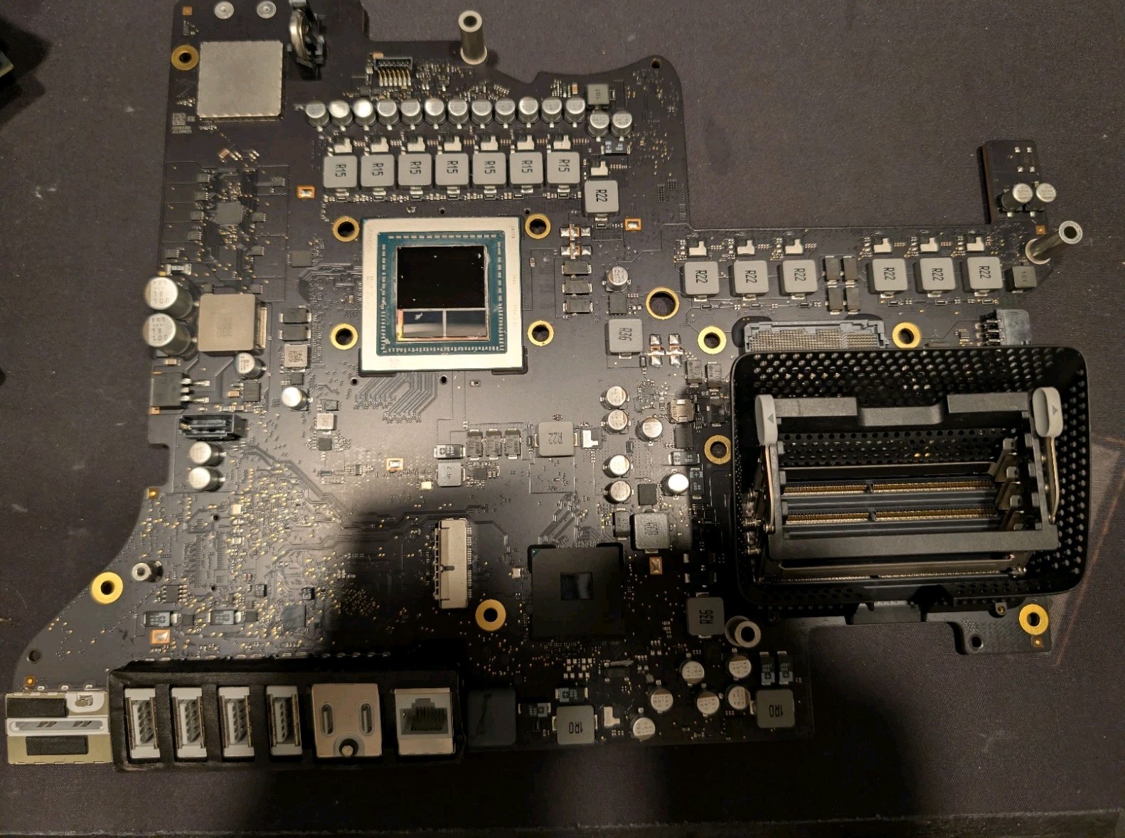 LOGIC BOARD MOTHERBOARD FOR IMAC 27" A2115 2019 - RADEON PRO VEGA 48 8GB