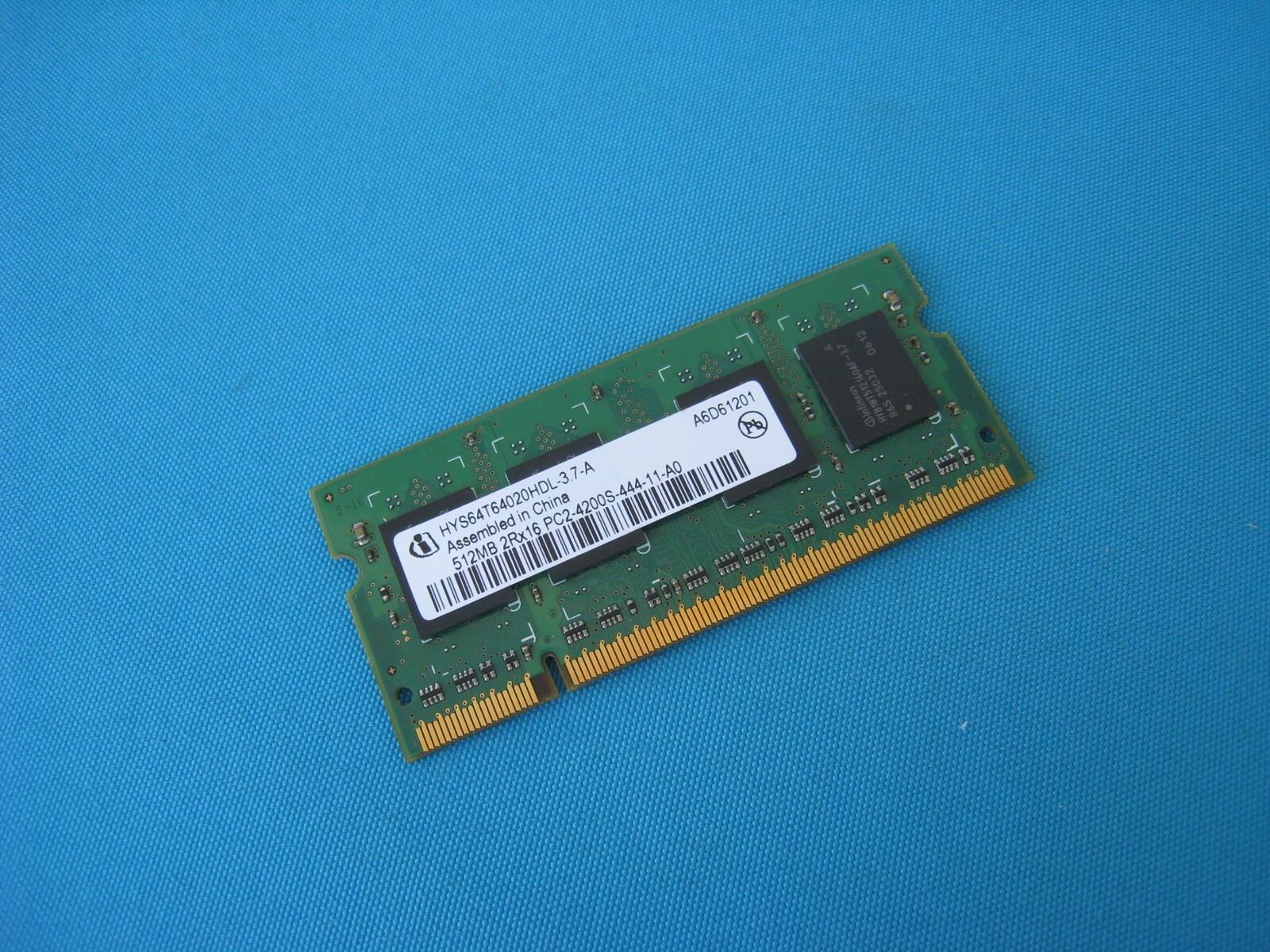 Hynix 512 MB 533MHz PC2 4200S DDR2 200-PIN SO-DIMM HYS64T64020HDL