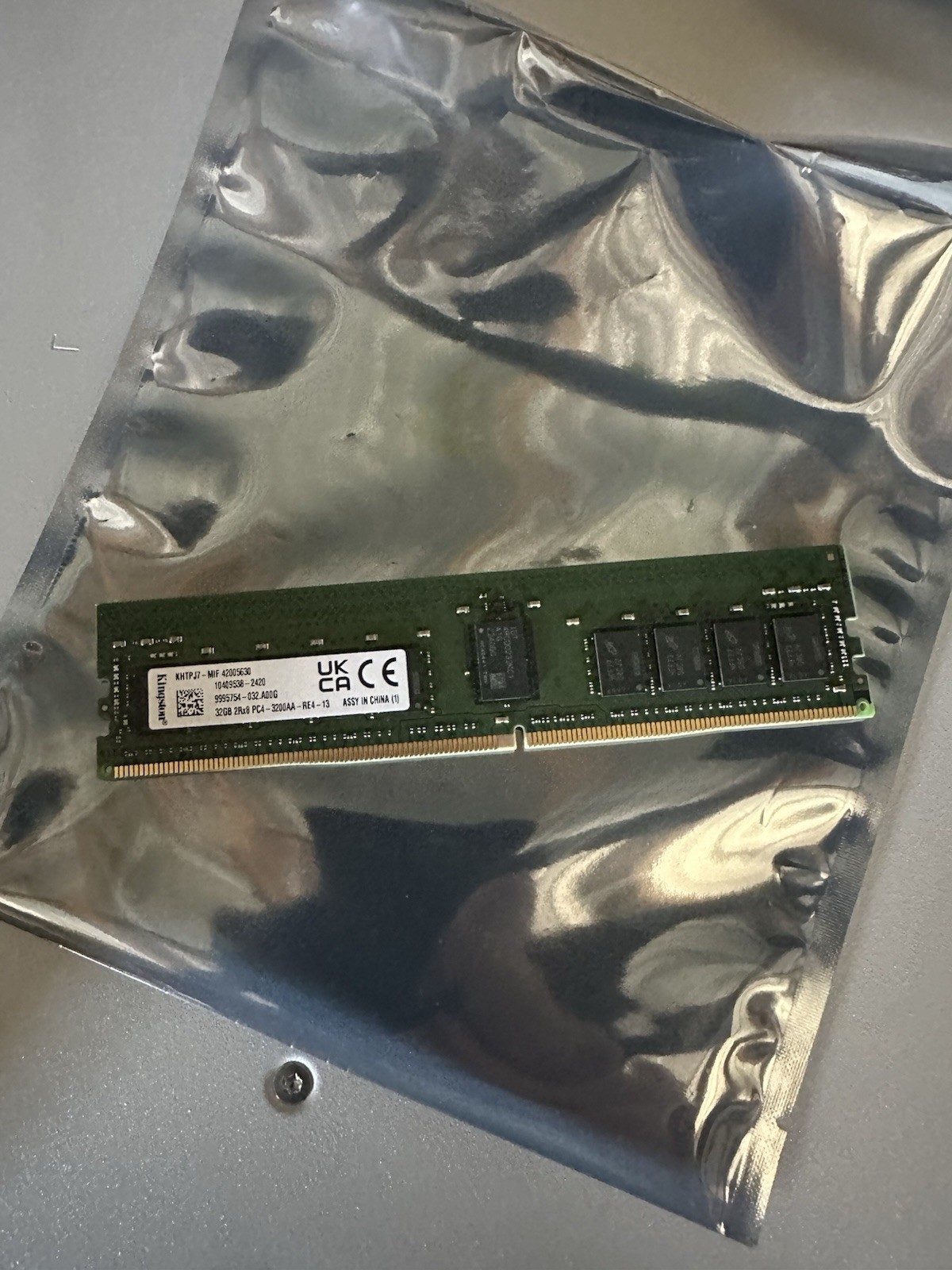 Kingston 32GB 2Rx8 RDIMM- 3200MT/s (KHTPJ7-MIF)