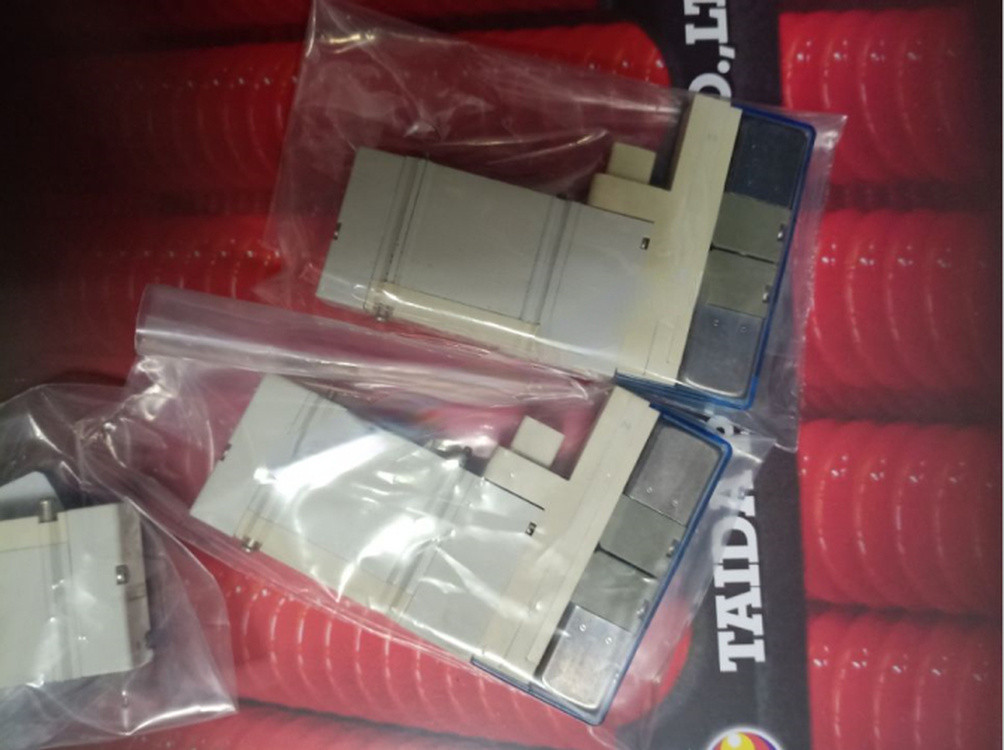1PCS NEW FOR SMC solenoid valve SY3201-5U1