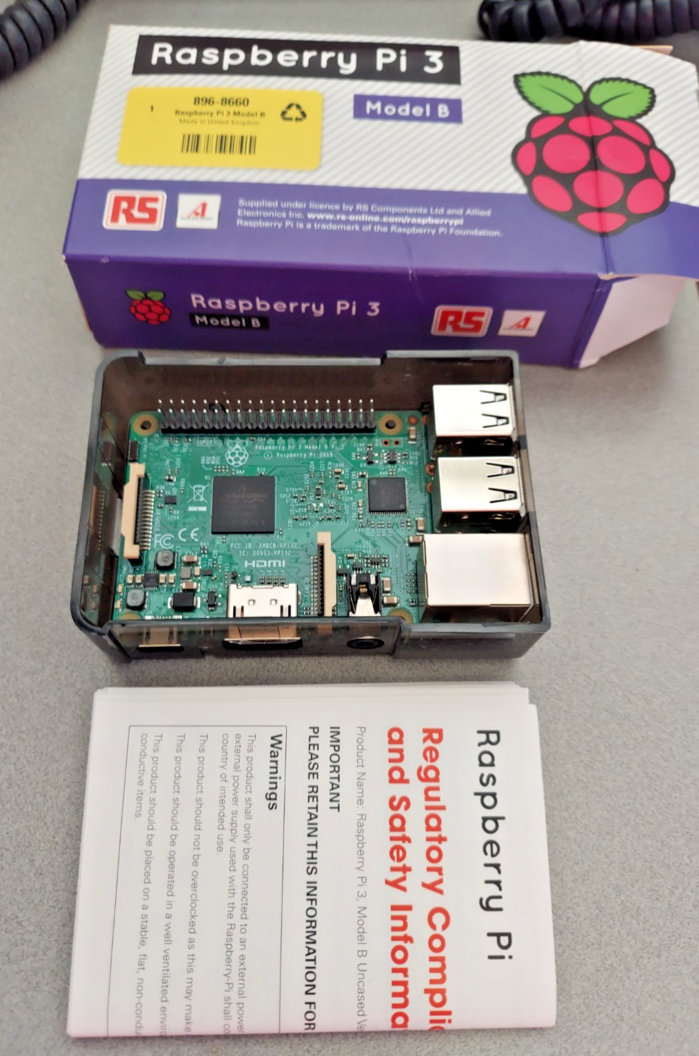 Raspberry Pi 3 Model B 1GB WiFi Bluetooth RS 896-8660 NEW IN BOX + Case Base