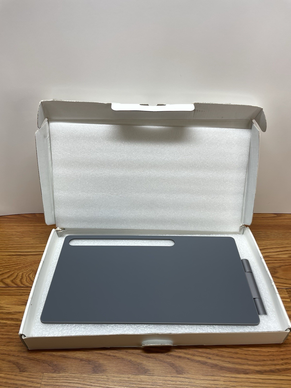 Foldable Magnetic Stand for Galaxy Tab S8/S9 Ultra.