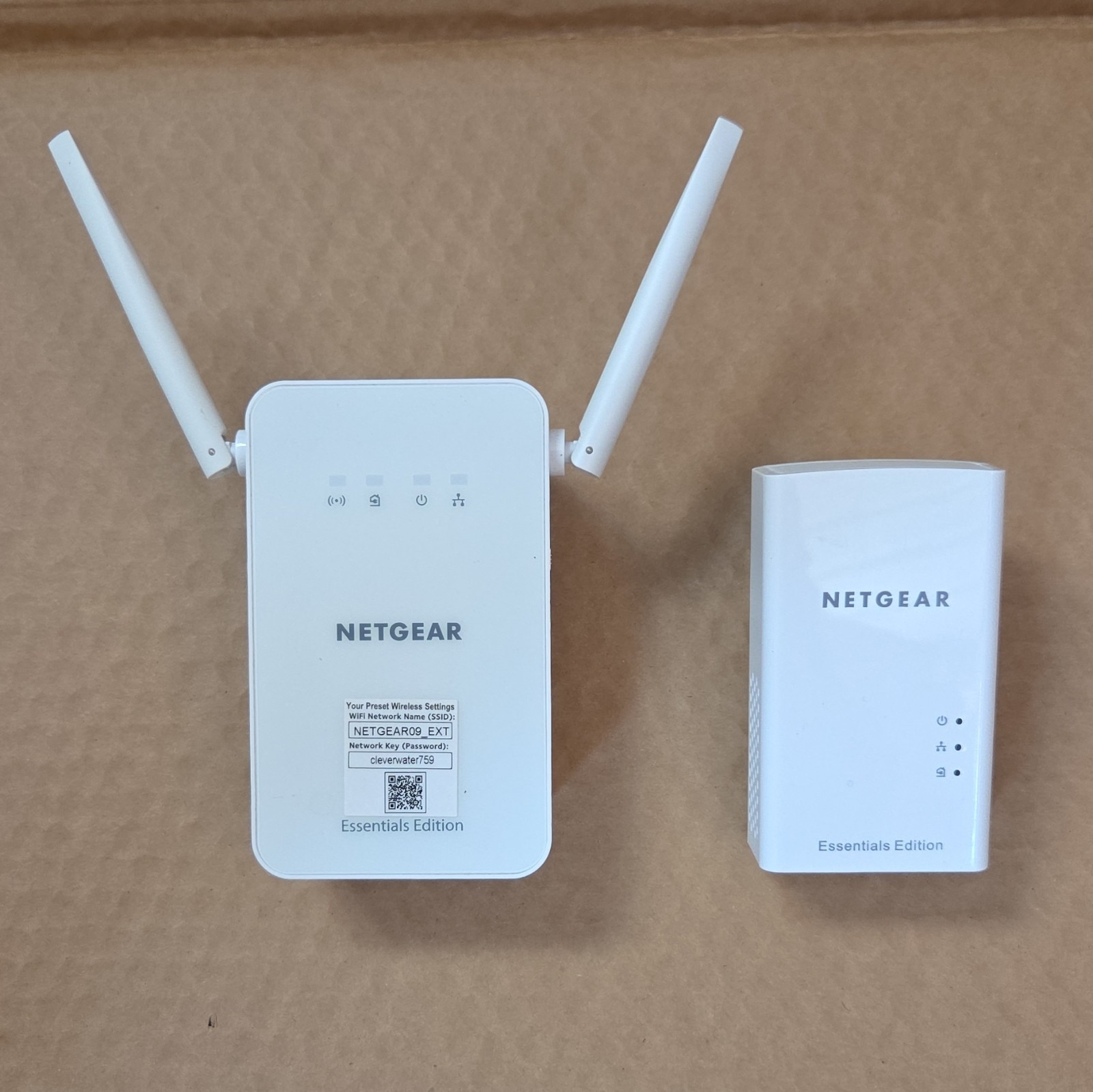 NETGEAR PLW1010v2 Powerline 1000Mbps Wi-Fi + Ethernet Adapter Kit (2)