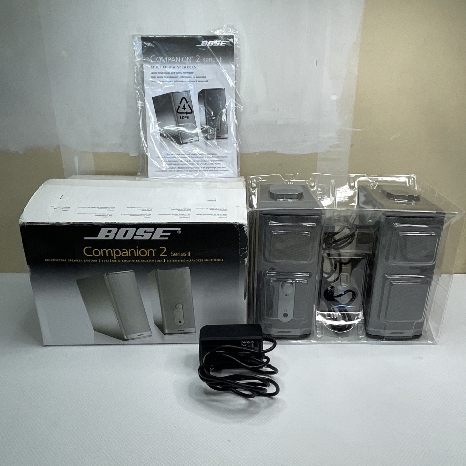 Bose Companion 2 Series II Multimedia Computer Speaker System - Graphite