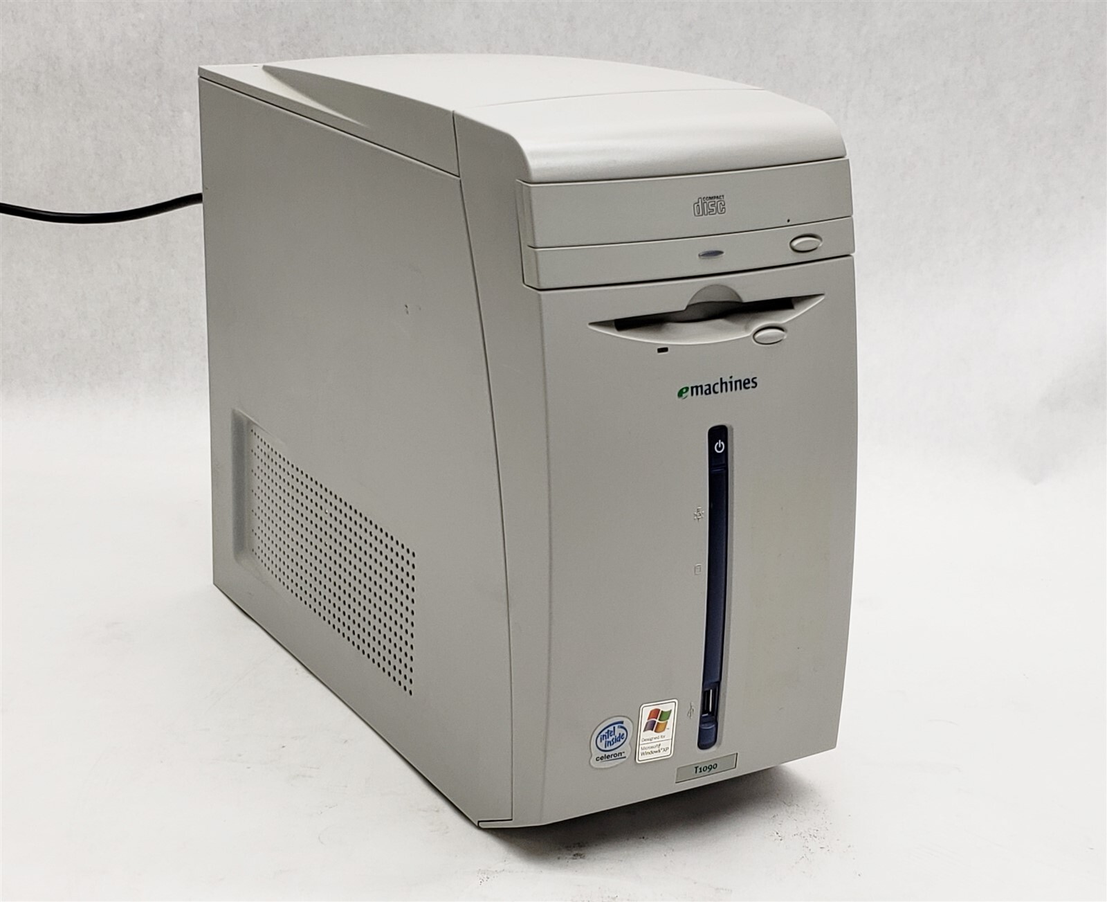 Vintage emachine T1090 Desktop PC Intel Celeron 900MHz 128MB RAM CD-Rom *No HDD*