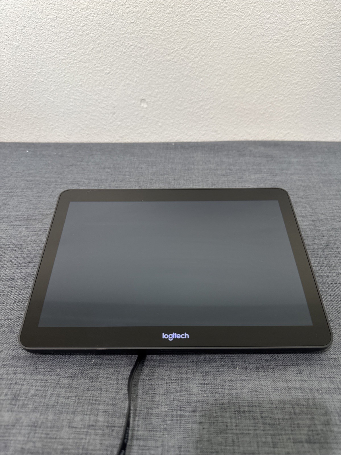 Logitech Tap Meeting Room Touch Controller – Model: VU0053 – 10.1″ Touchscreen 