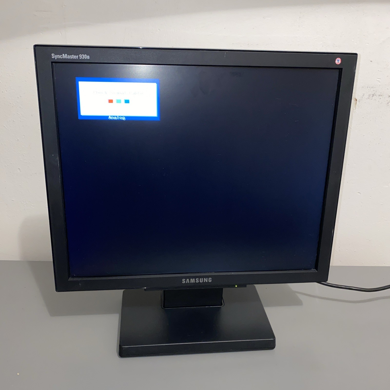 Samsung SyncMaster 930B 19in LCD Flat Screen Monitor 1280x1024 VGA TESTED 